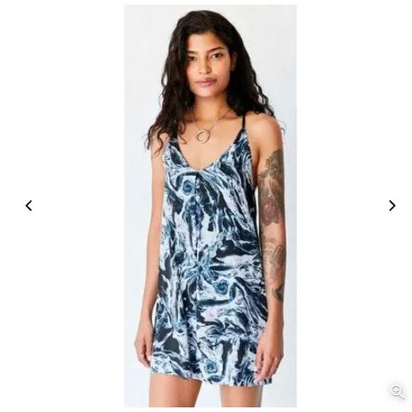Urban Outfitters Silence + Noise Blue Marbled Dress Size Medium - Picture 1 of 8